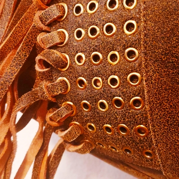 THE FIND- Distressed Tan/Brn Fringe Grommet Handbag - Picture 10 of 11